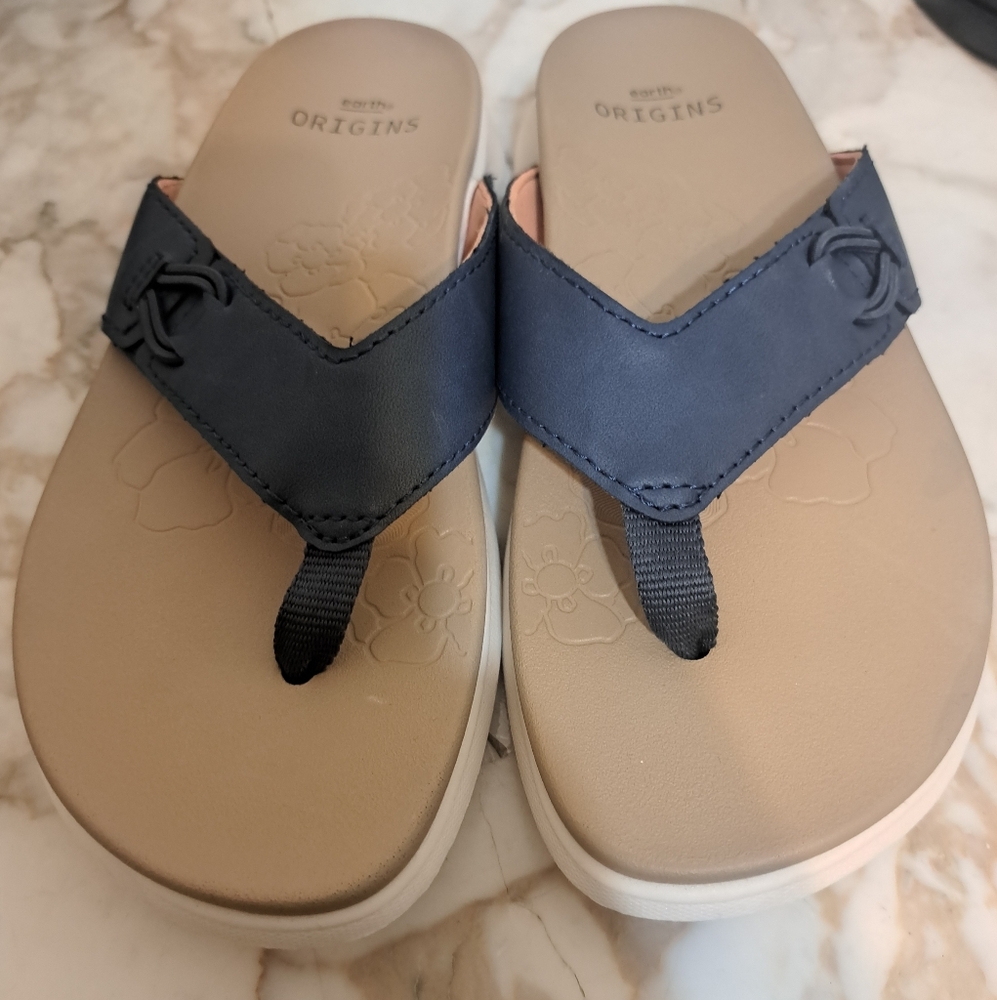 Origins Woman's Navy and Beige Flip Flops